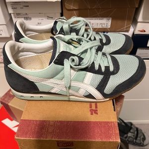Onitsuka Tiger (ASICS), Size 7.5, Ultimate 8, grey/mist green color